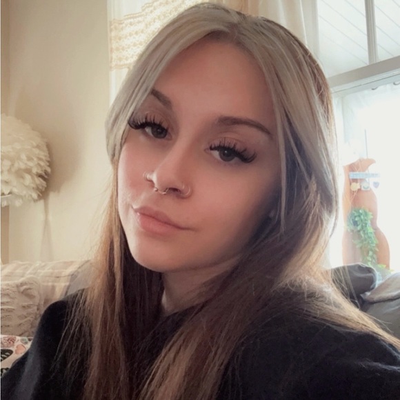 Meet your Posher, Sara - Picture 1 of 1